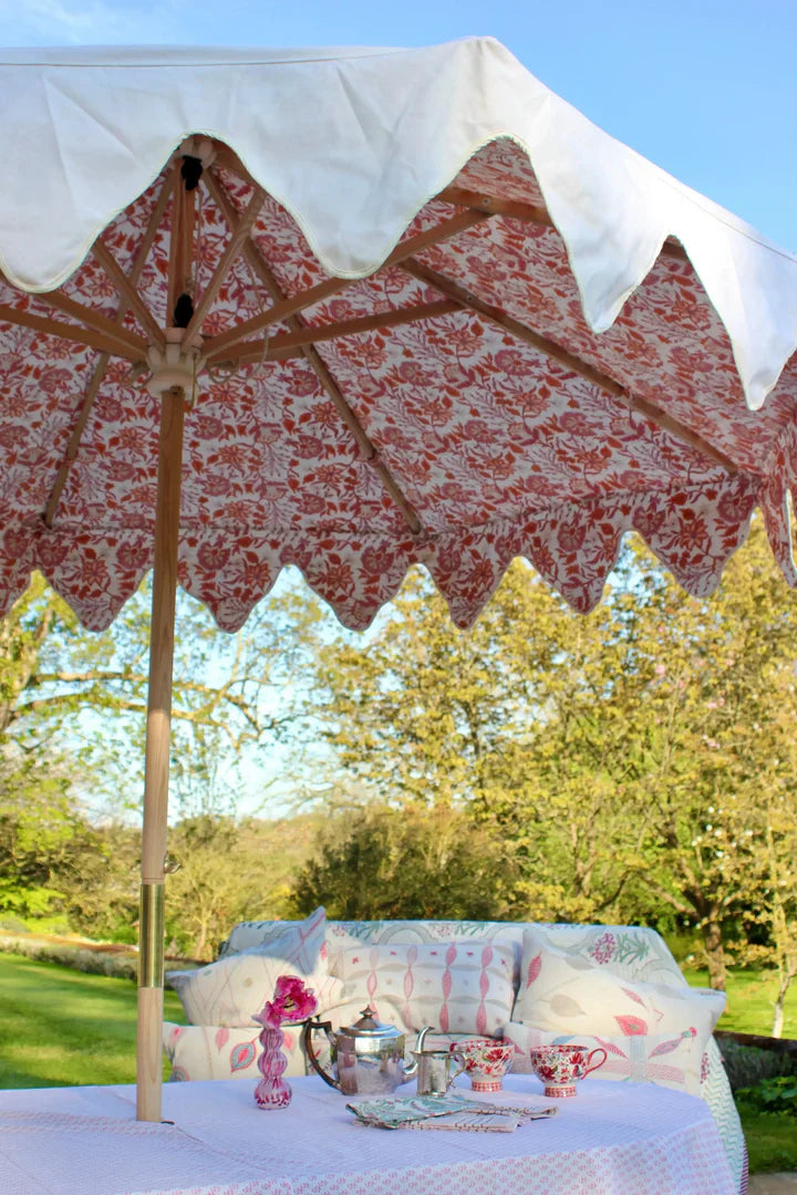 HORKESLEY Luxury Garden Parasol in Festival