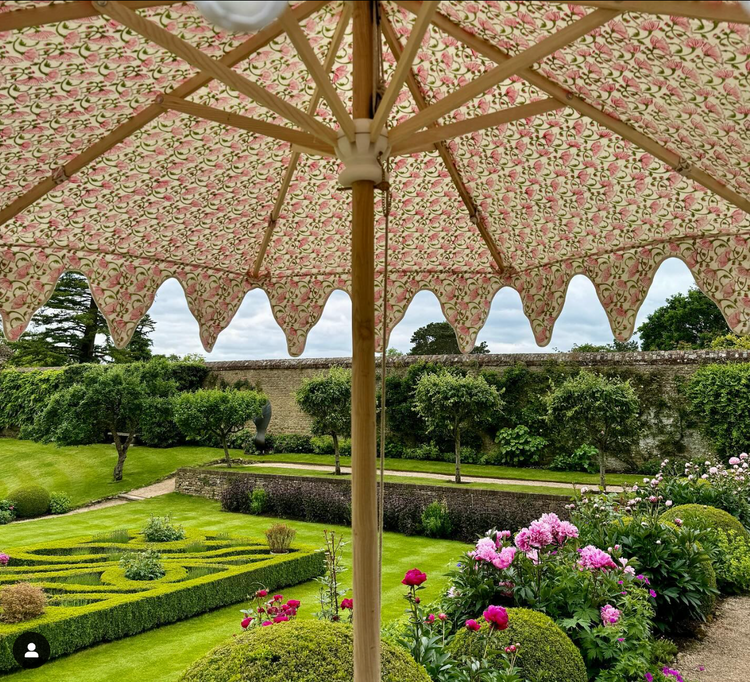 Best Garden Parasols for Small and Large UK Gardens