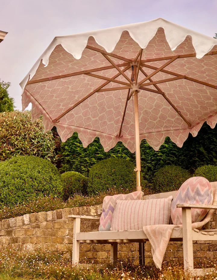 Garden Umbrella UK: Shade Meets Artistry with Parasol UK