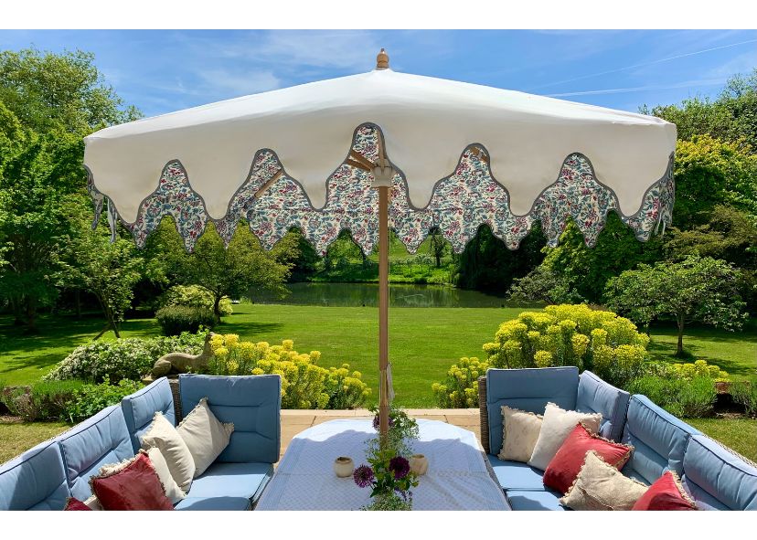 HORKESLEY LUXURY GARDEN PARASOLS