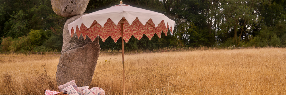 HORKESLEY LUXURY GARDEN PARASOLS