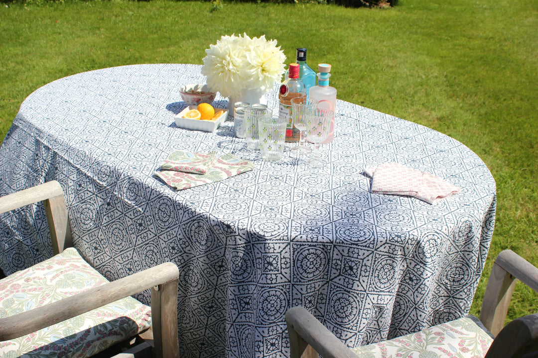 TABLECLOTHS - Ink Trellis Parasol-UK