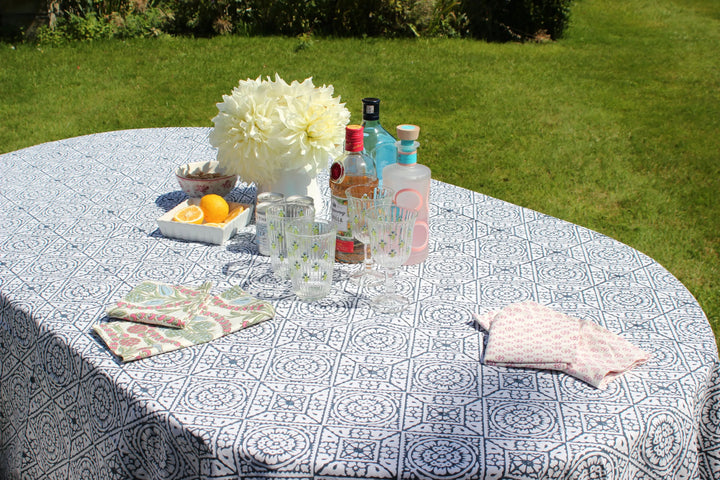 TABLECLOTHS - Ink Trellis Parasol-UK