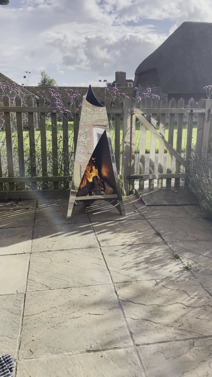 Garden fireplace fire pit